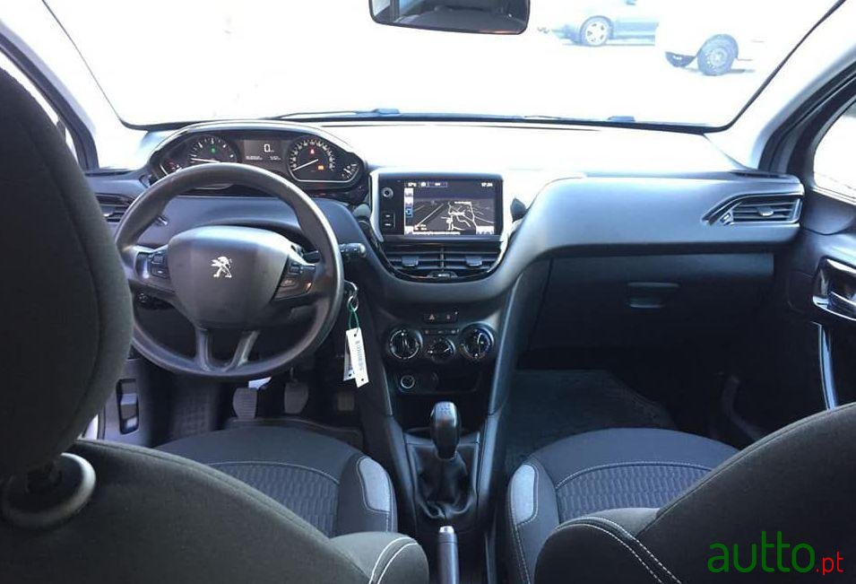 2015' Peugeot 208 Ative photo #2