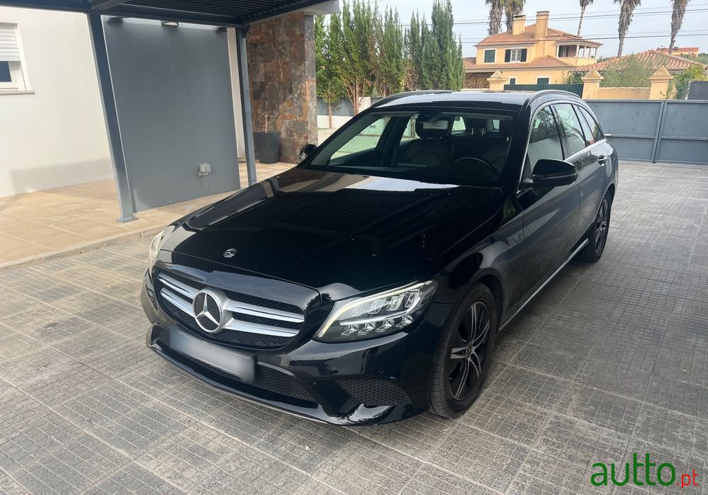 2020' Mercedes-Benz Classe C photo #2