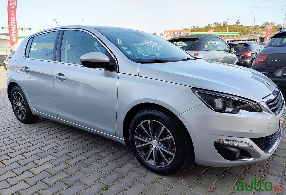 2014' Peugeot 308 photo #1