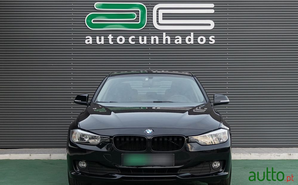 2014' BMW 318 D Auto Line Sport photo #2