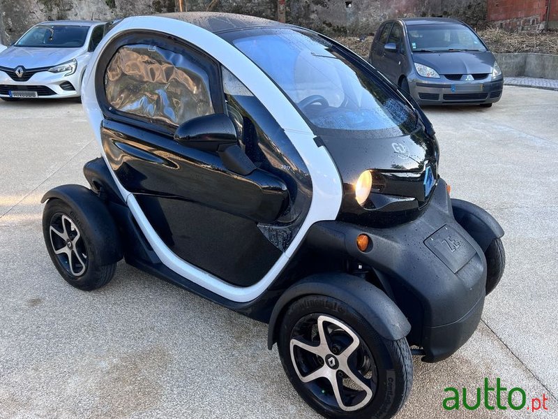 2017' Renault Twizy 80 Intens Black Flex photo #2