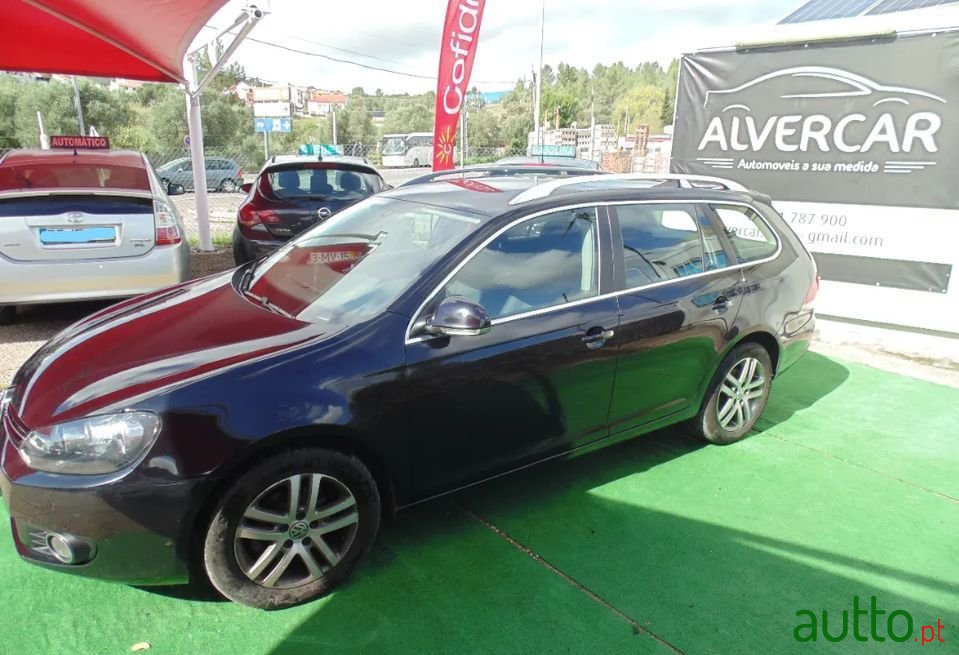 2011' Volkswagen Golf Variant photo #2