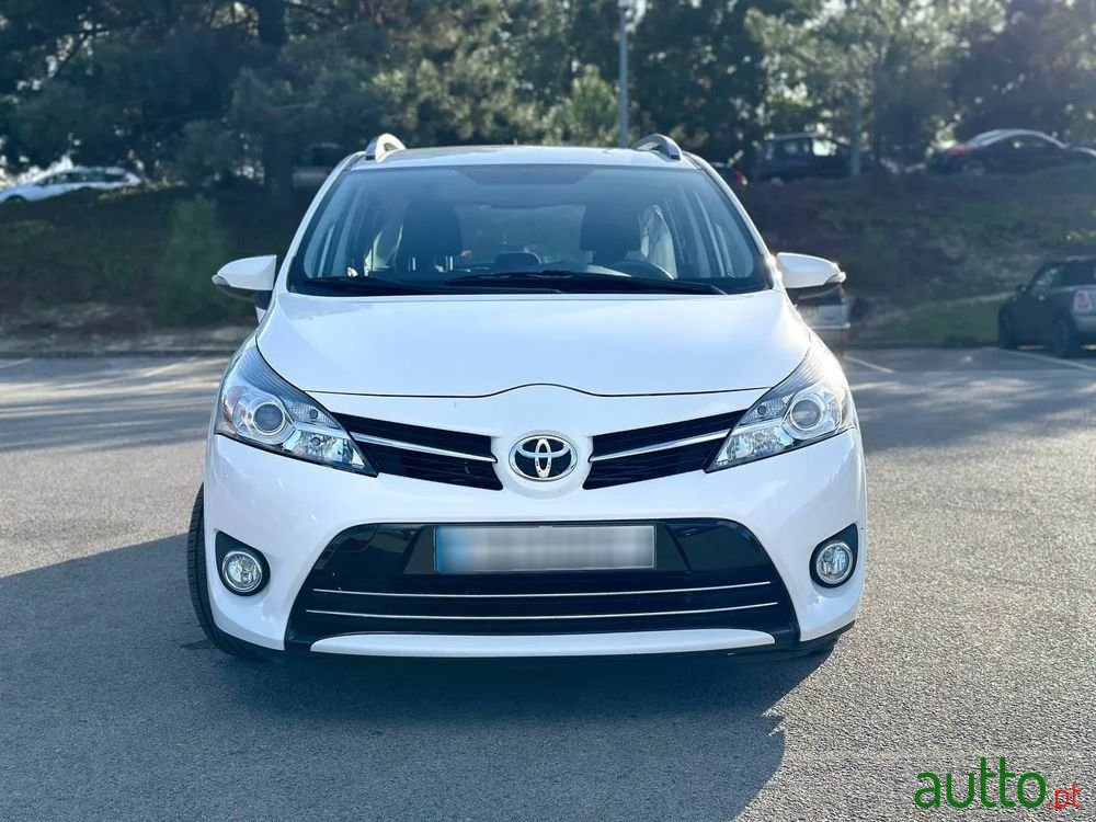 2016' Toyota Verso photo #3