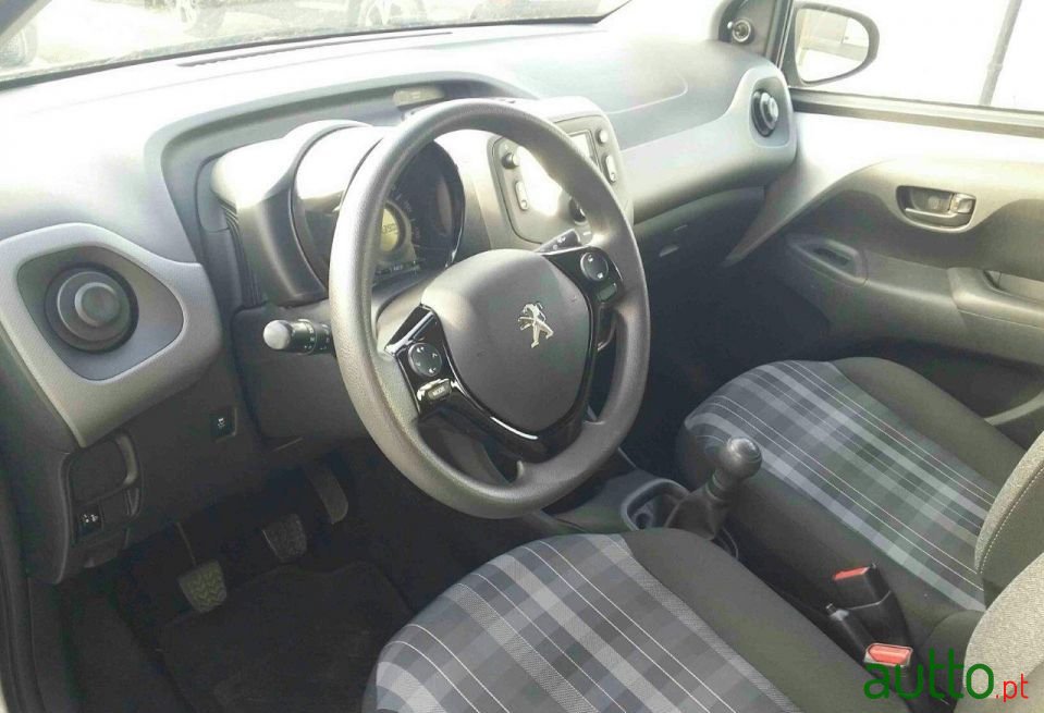 2020' Peugeot 108 photo #4