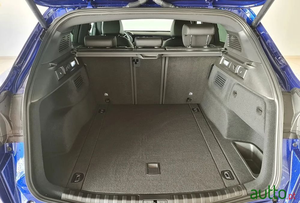 2022' Alfa Romeo Stelvio photo #5