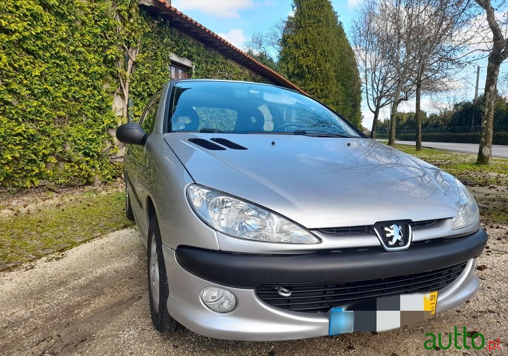 2001' Peugeot 206 1.4 Xs photo #3
