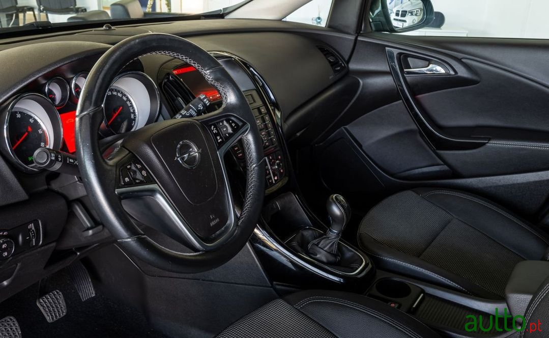 2015' Opel Astra Sports Tourer photo #5