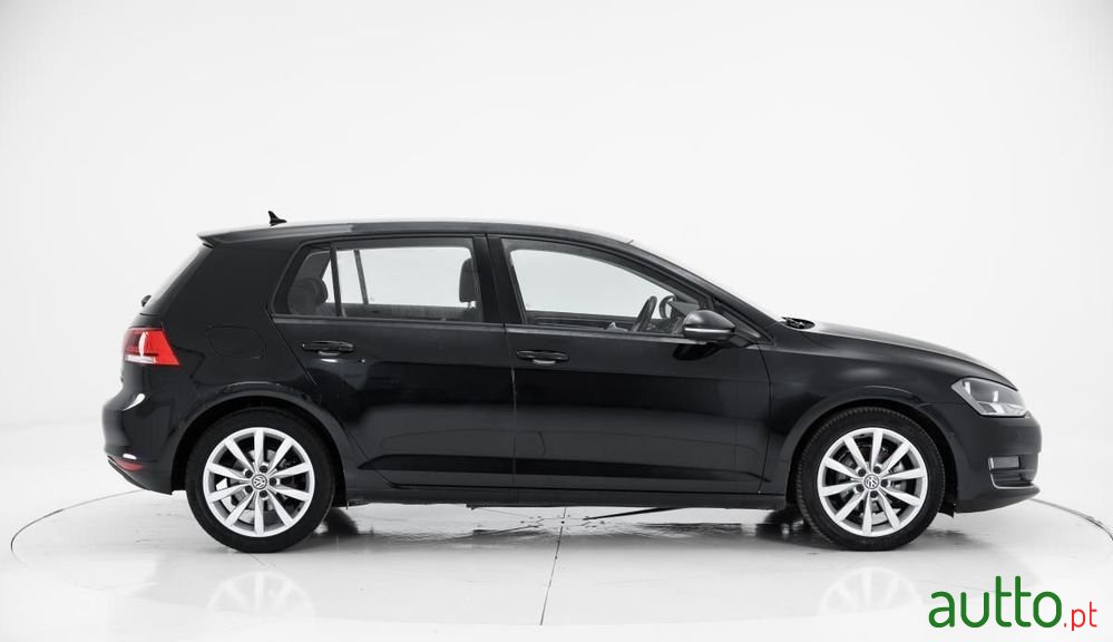 2015' Volkswagen Golf photo #2
