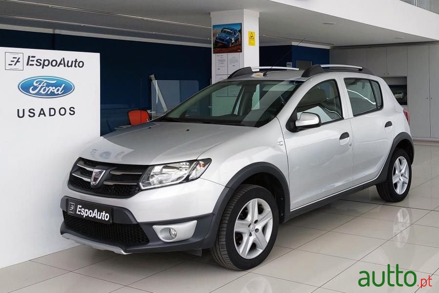 2016' Dacia Sandero Stepway photo #1
