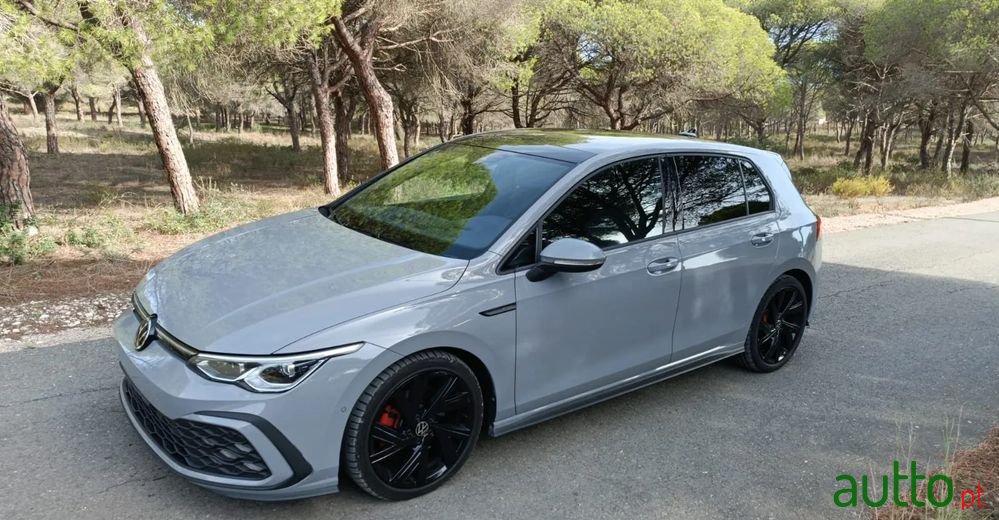 2022' Volkswagen Golf photo #1