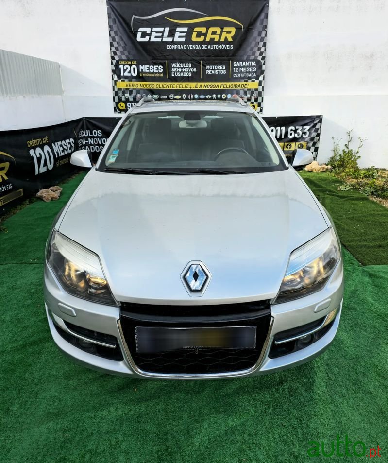 2011' Renault Laguna Break photo #2