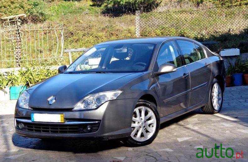 2009' Renault Laguna photo #2