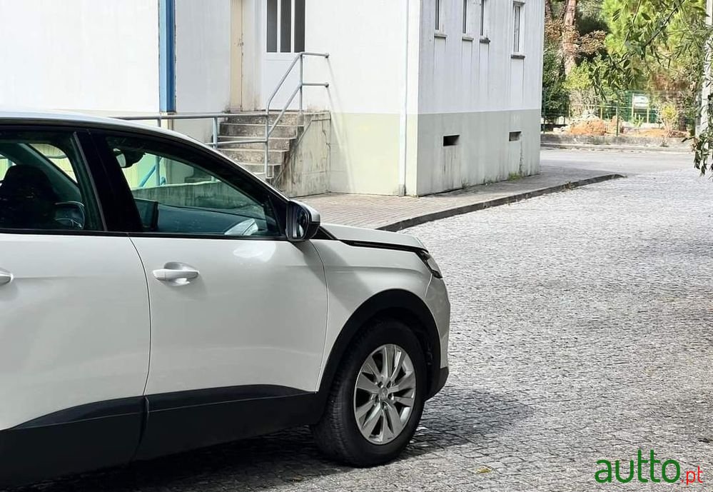 2021' Peugeot 3008 photo #6