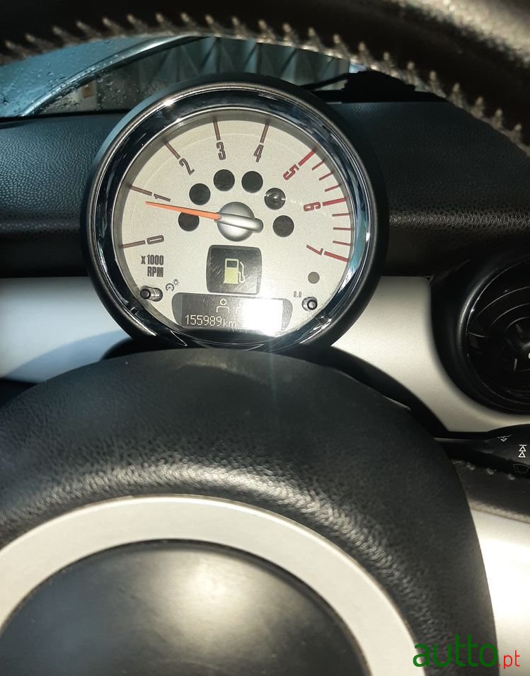 2011' MINI Cooper D photo #5