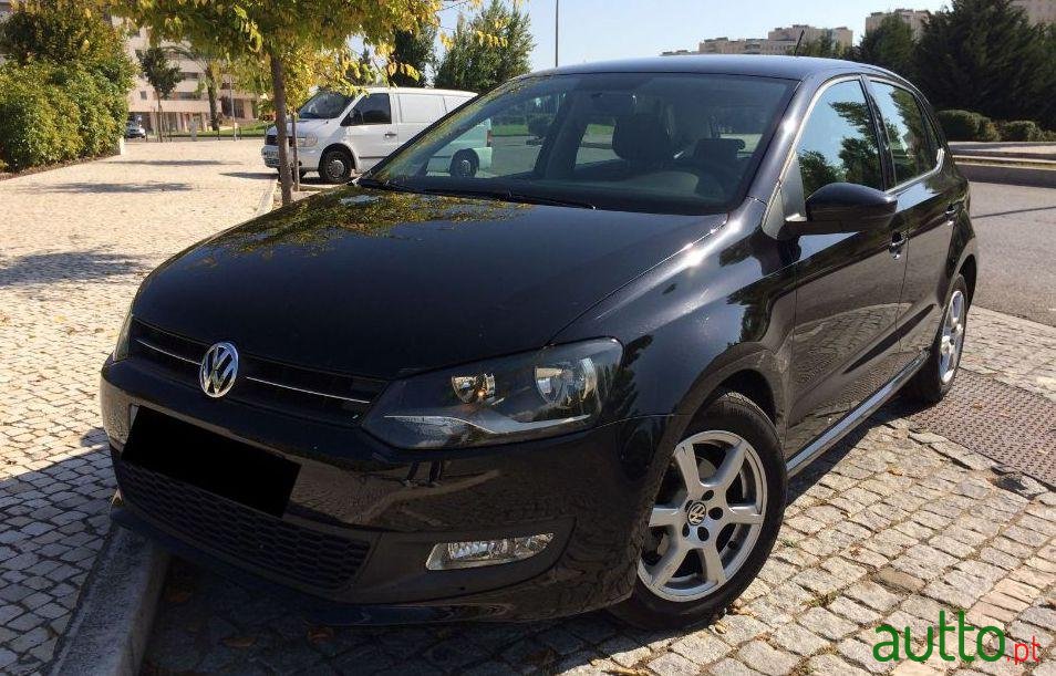 2011' Volkswagen Polo photo #3