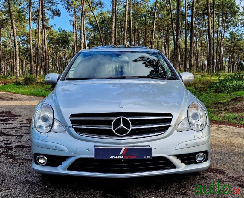 2009' Mercedes-Benz R-350 photo #2