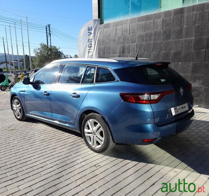 2017' Renault Megane Sport Tourer photo #4