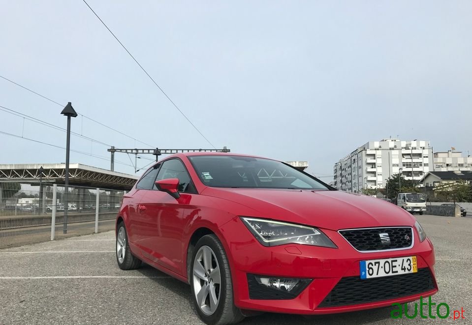 2013' SEAT Leon photo #2