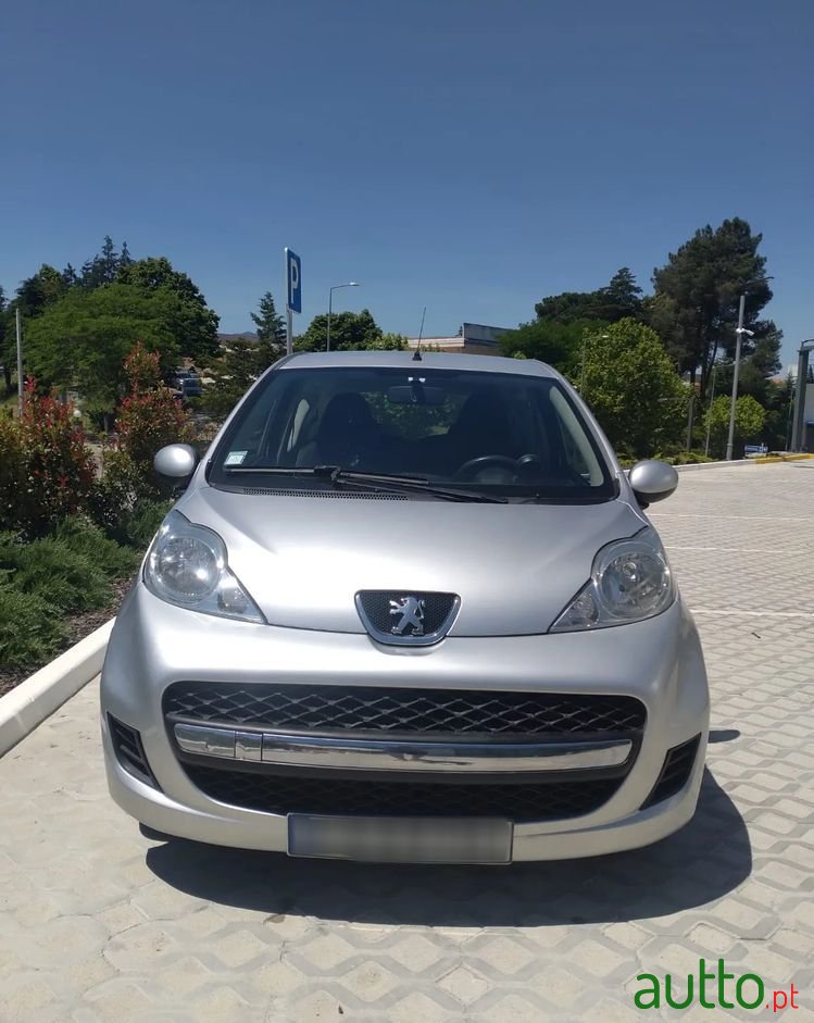 2009' Peugeot 107 1.0 Black&Silver photo #1