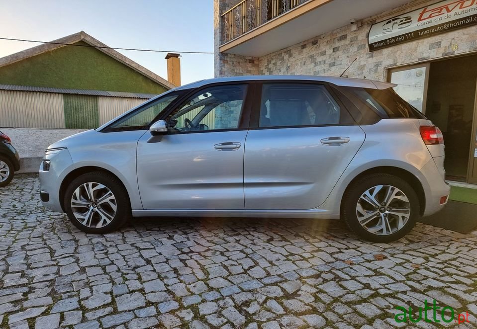 2015' Citroen C4 Picasso photo #4