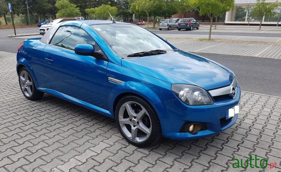 2004' Opel Tigra Twintop photo #3