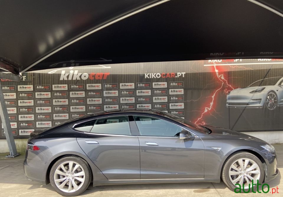 2015' Tesla Model S 85 photo #6