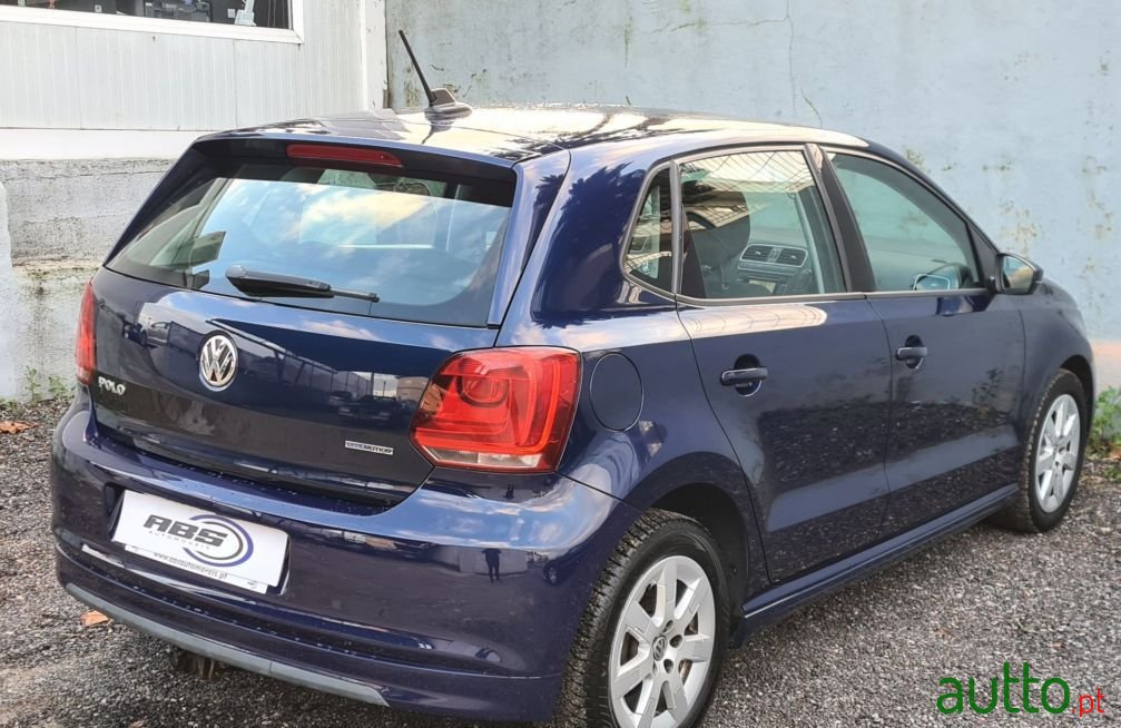 2011' Volkswagen Polo photo #4