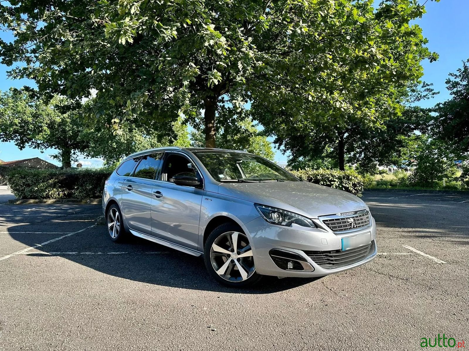 2016' Peugeot 308 Sw photo #1