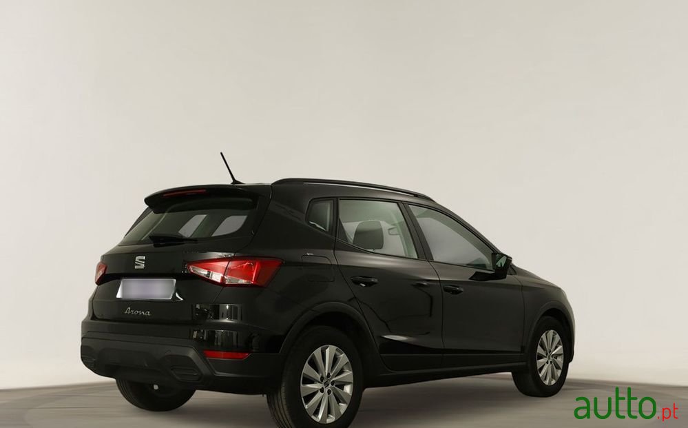 2024' SEAT Arona 1.0 Tsi Style photo #4