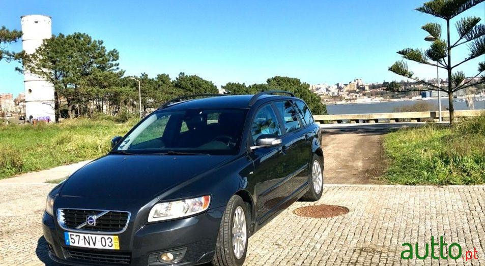 2009' Volvo V50 1.6D photo #2