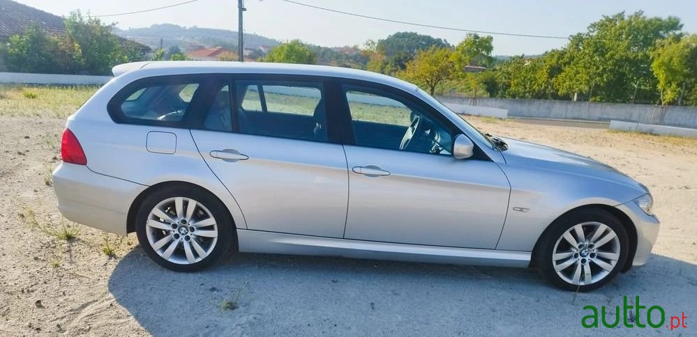 2011' BMW Série 3 D Xdrive Line Luxury photo #3