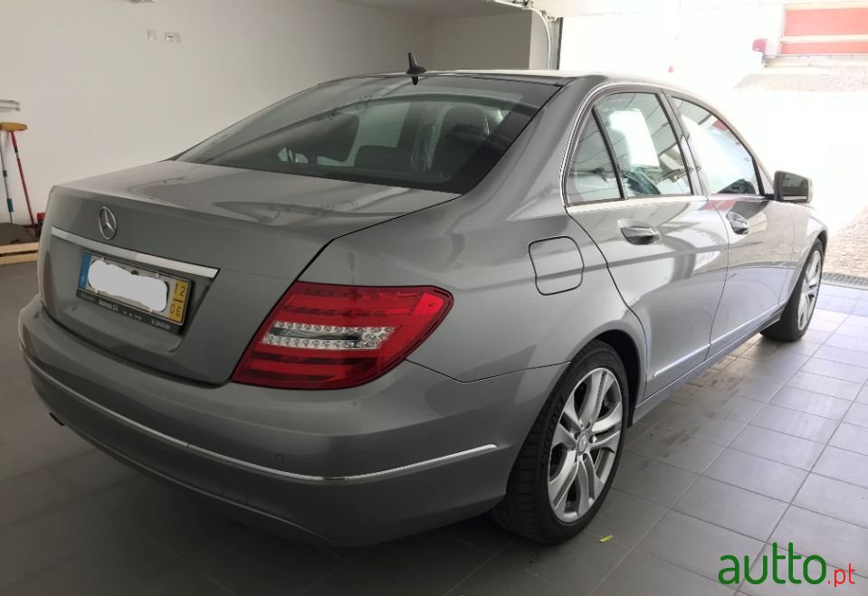 2012' Mercedes-Benz C-200 photo #3