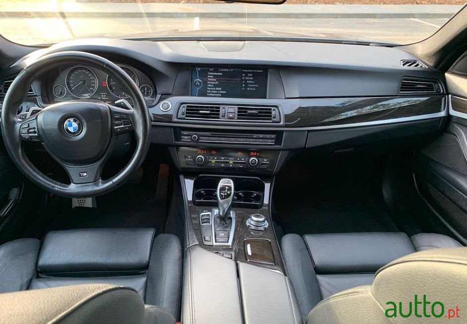 2011' BMW 535 photo #2