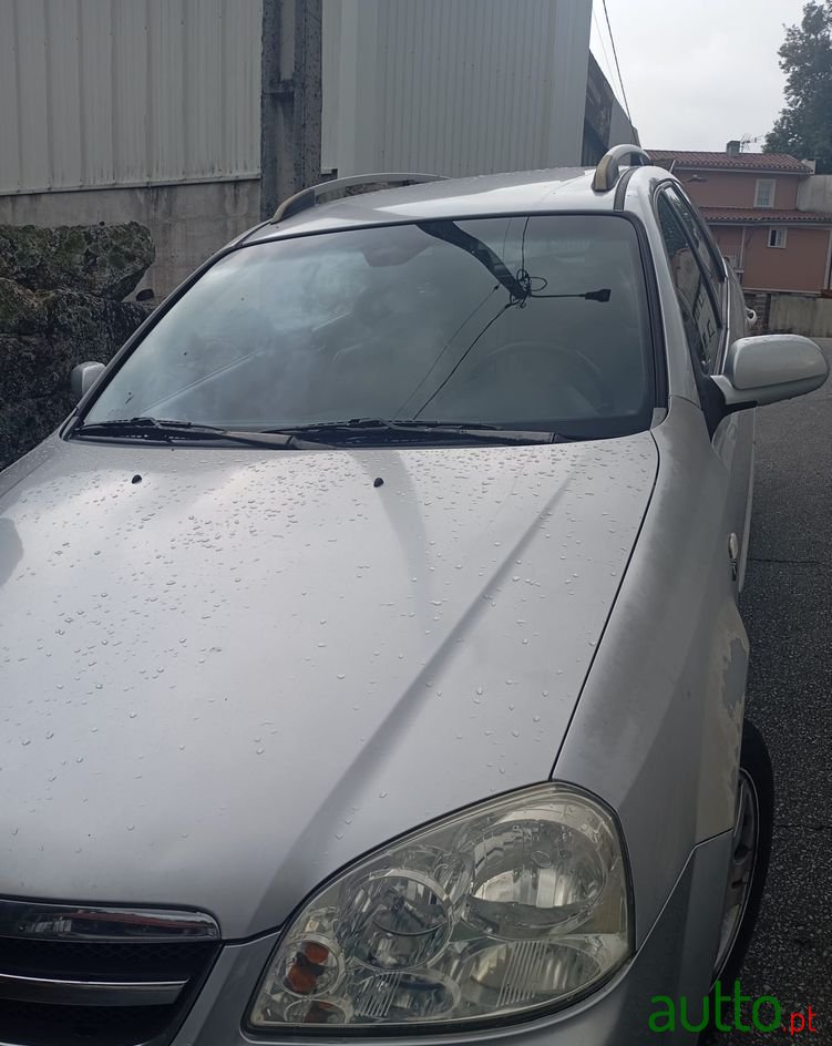 2006' Chevrolet Nubira Sw photo #6