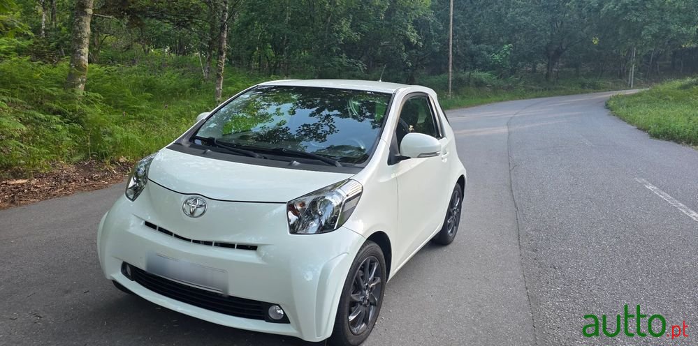 2009' Toyota iQ 1.4 D-4D photo #6