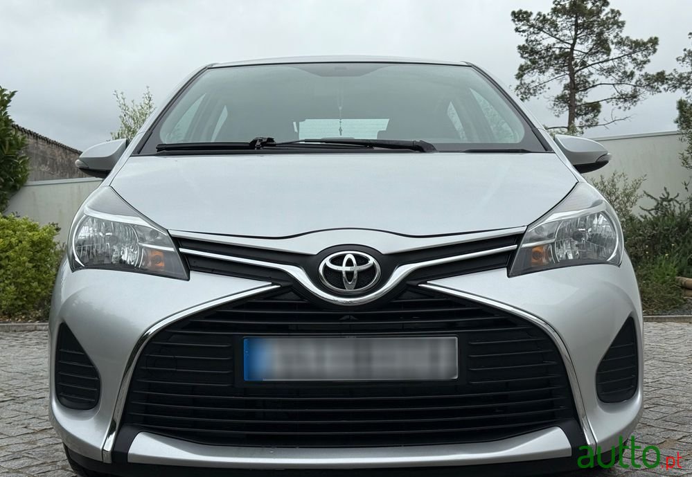 2017' Toyota Yaris photo #4