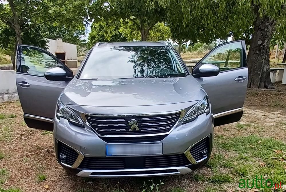2019' Peugeot 5008 photo #3