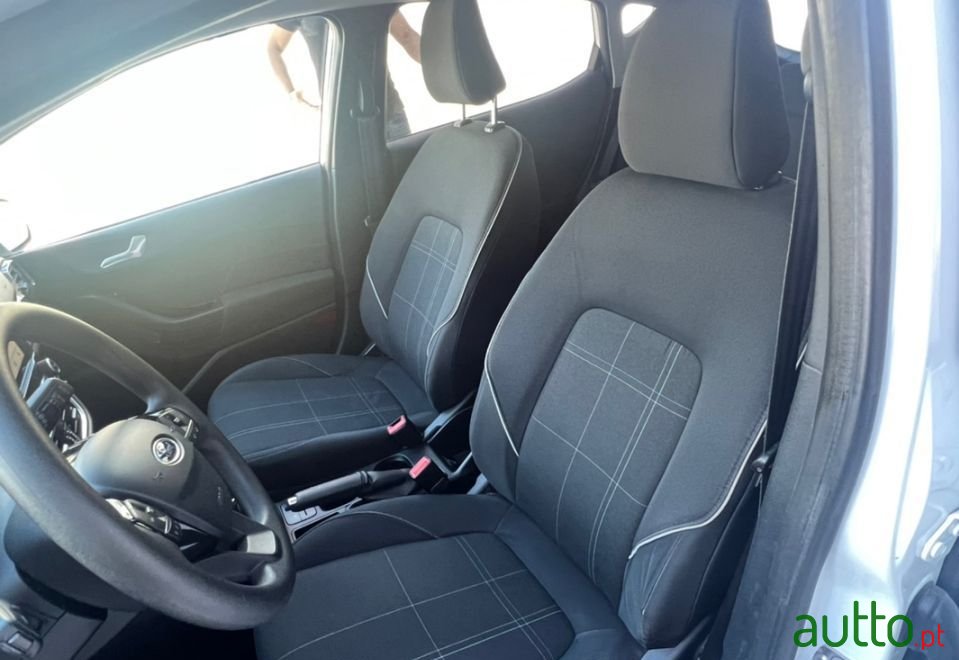 2018' Ford Fiesta photo #3