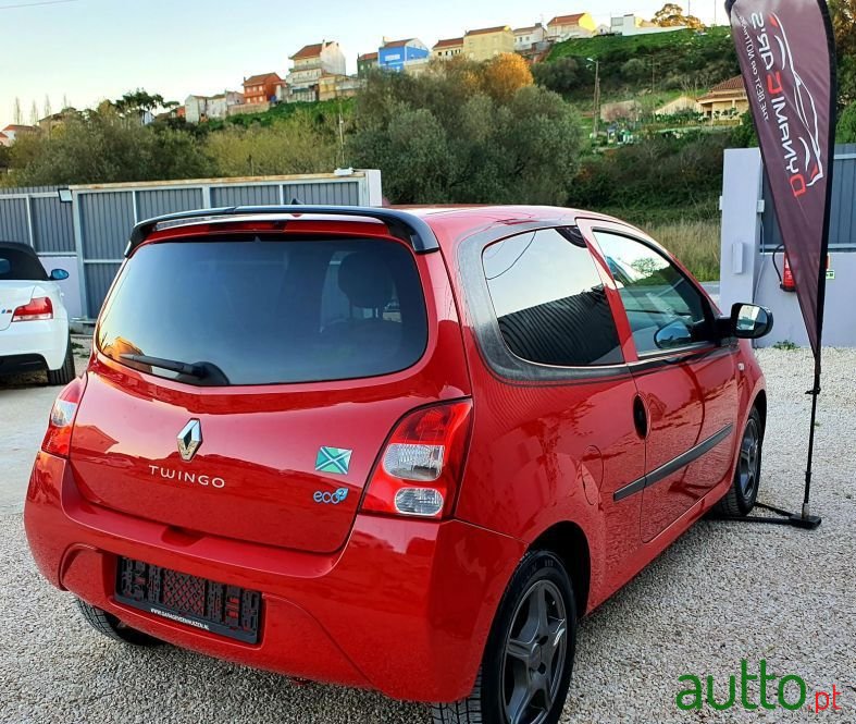 2011' Renault Twingo photo #5