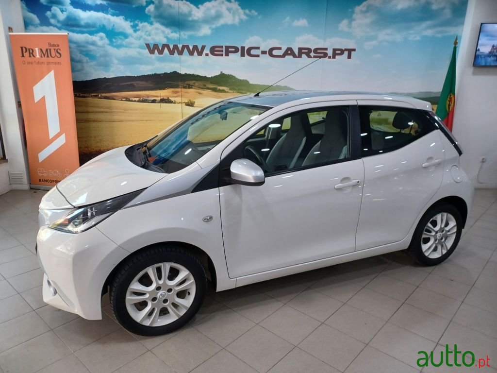 2015' Toyota Aygo photo #2