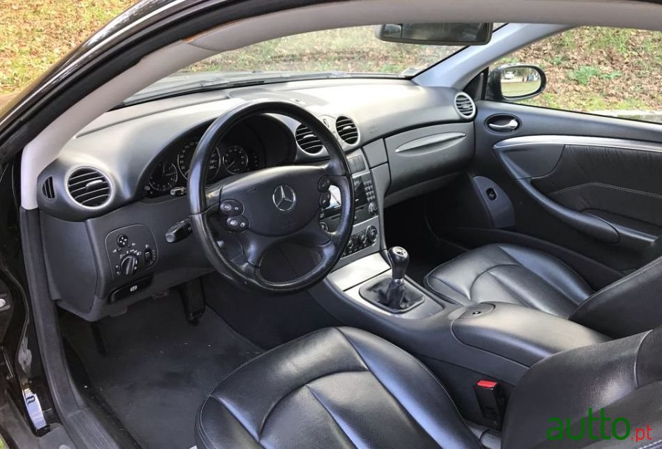 2004' Mercedes-Benz Clk-200 photo #1