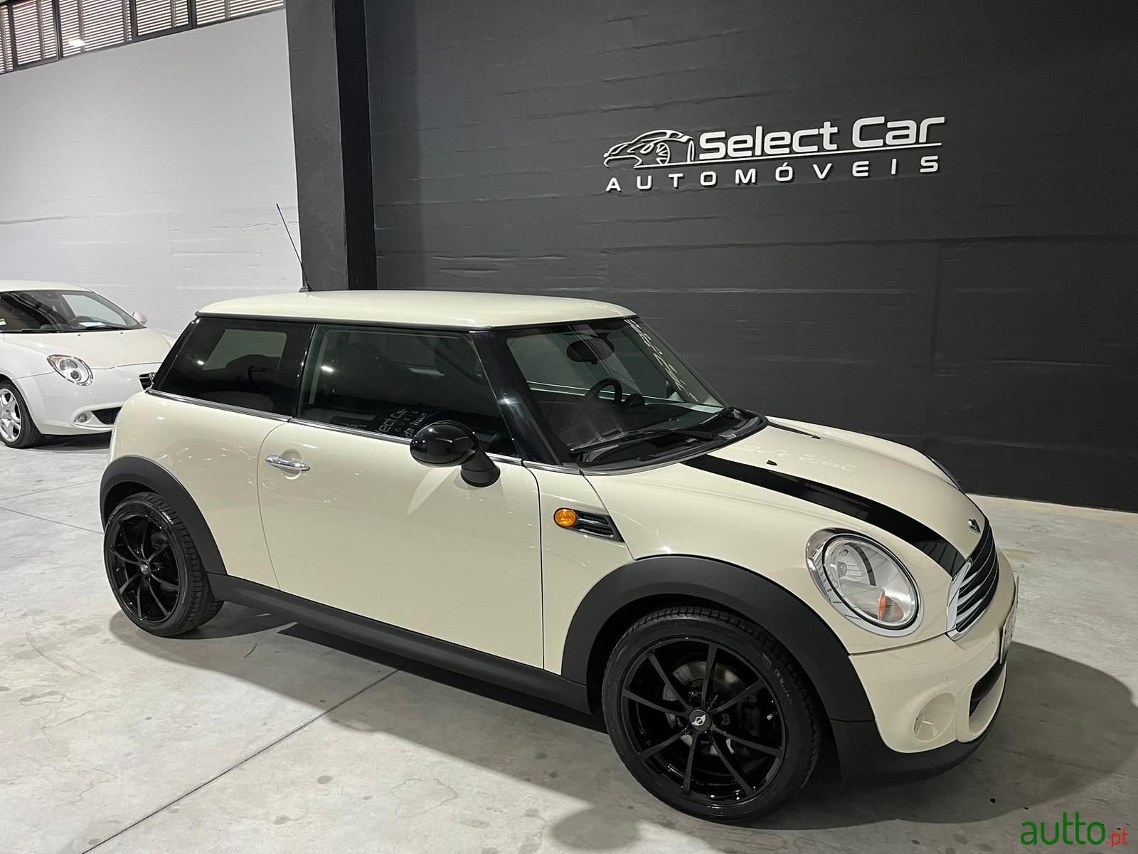 2014' MINI One photo #3