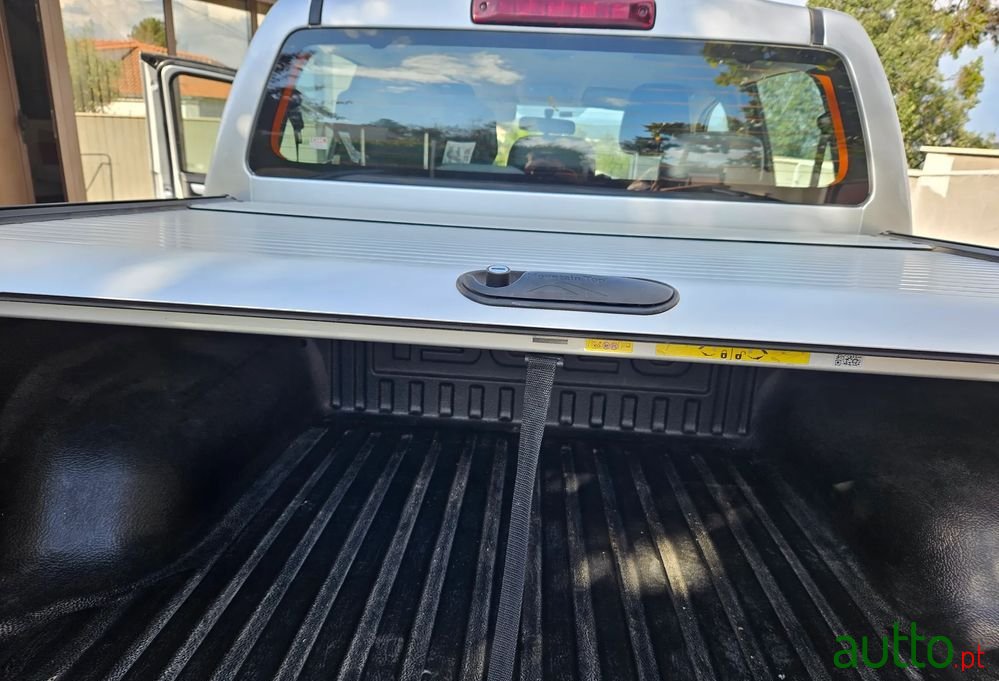 2017' Isuzu D-Max photo #6