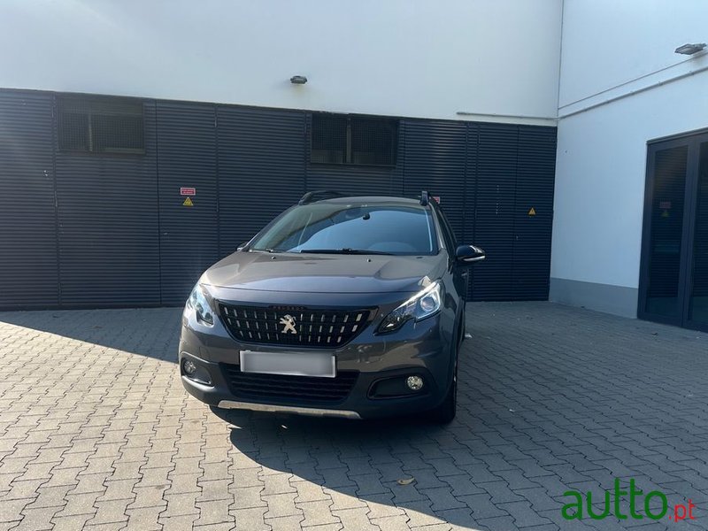 2017' Peugeot 2008 Puretech photo #1