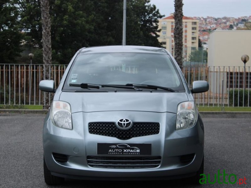 2007' Toyota Yaris photo #2