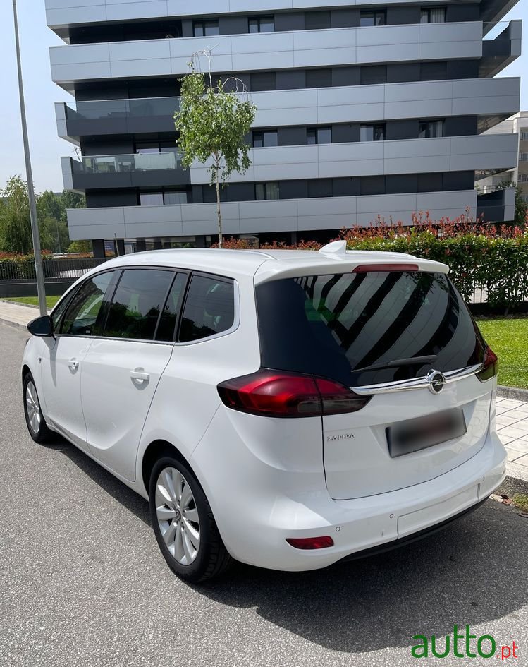 2017' Opel Zafira photo #3