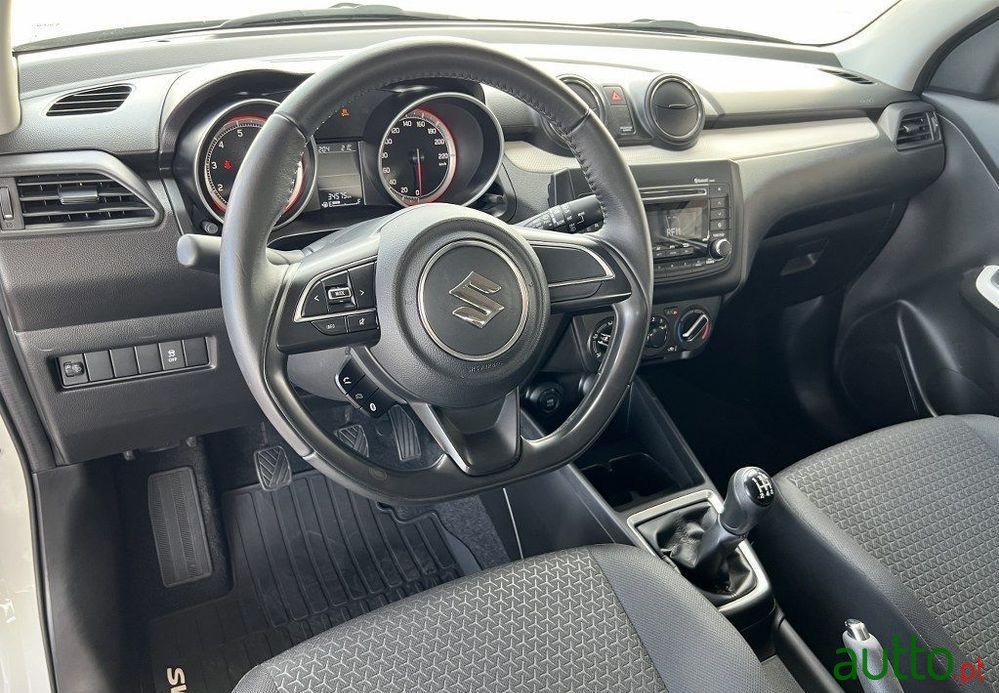 2019' Suzuki Swift photo #2