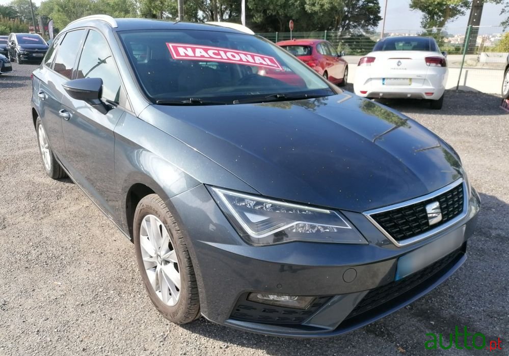 2019' SEAT Leon St photo #1