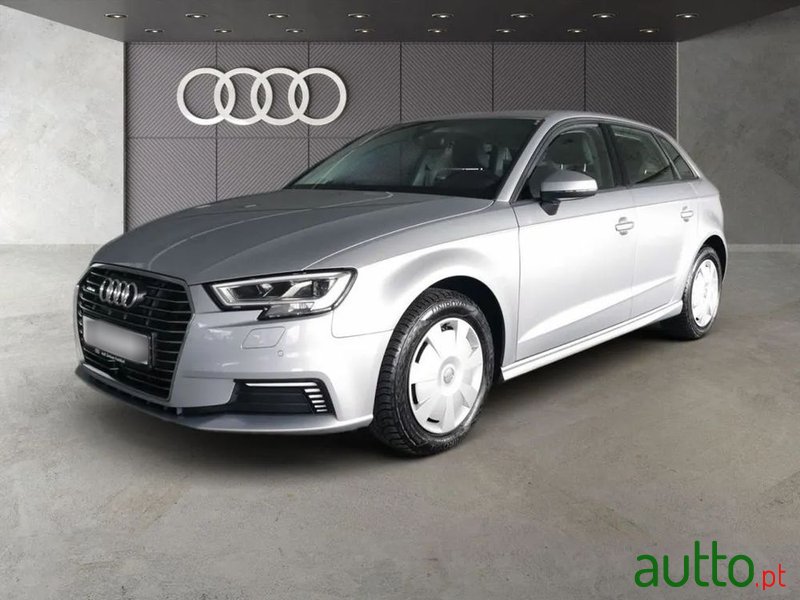 2020' Audi A3 Sportback photo #1