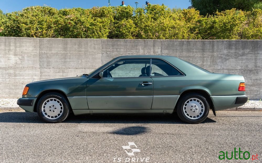1991' Mercedes-Benz W124 230 Ce photo #5